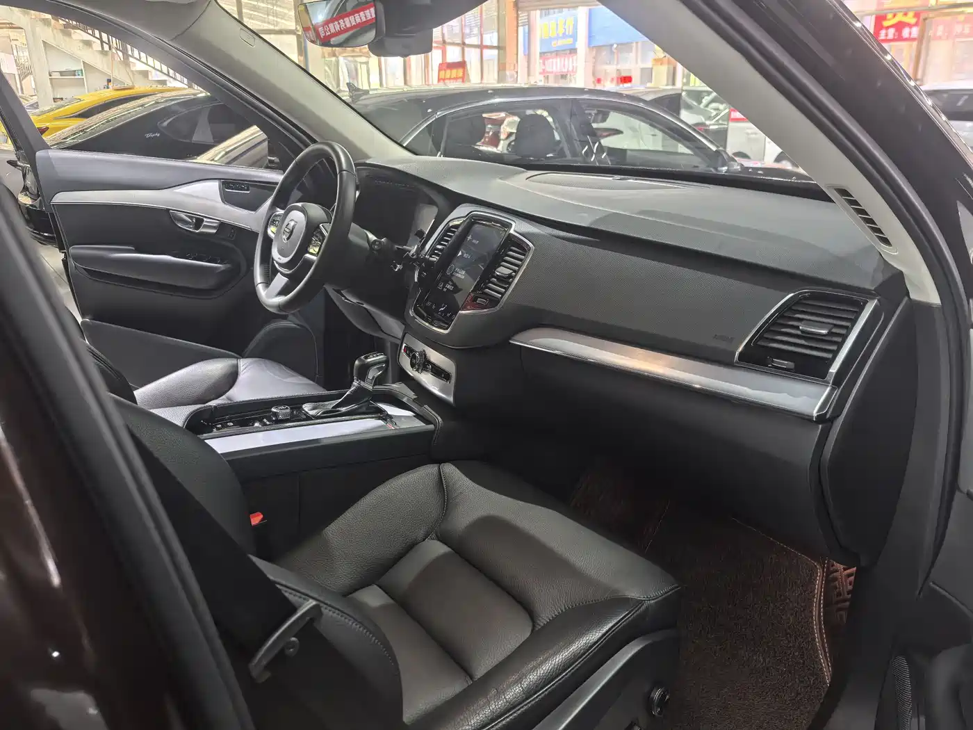 Volvo XC90 2018 T6 Momentum 5-seater фото 12
