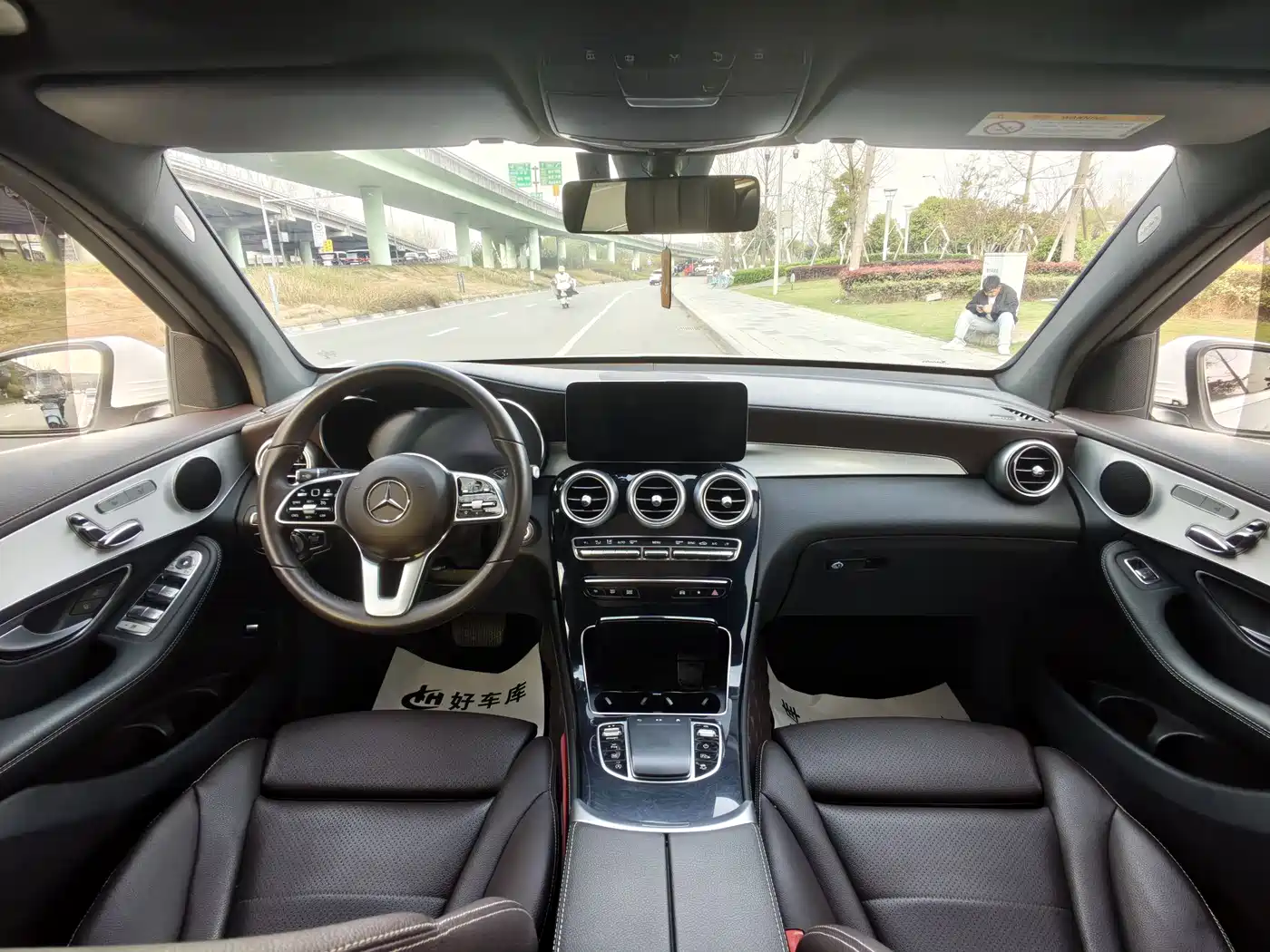 Mercedes-Benz GLC 2021 GLC 260 L 4MATIC Sporty фото 8