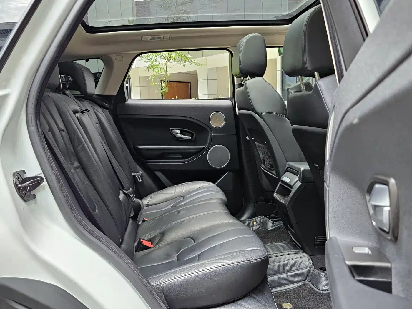 Land Rover Range Rover Evoque (Import) 2014 2.0T 5-door Brilliance Sport фото 9