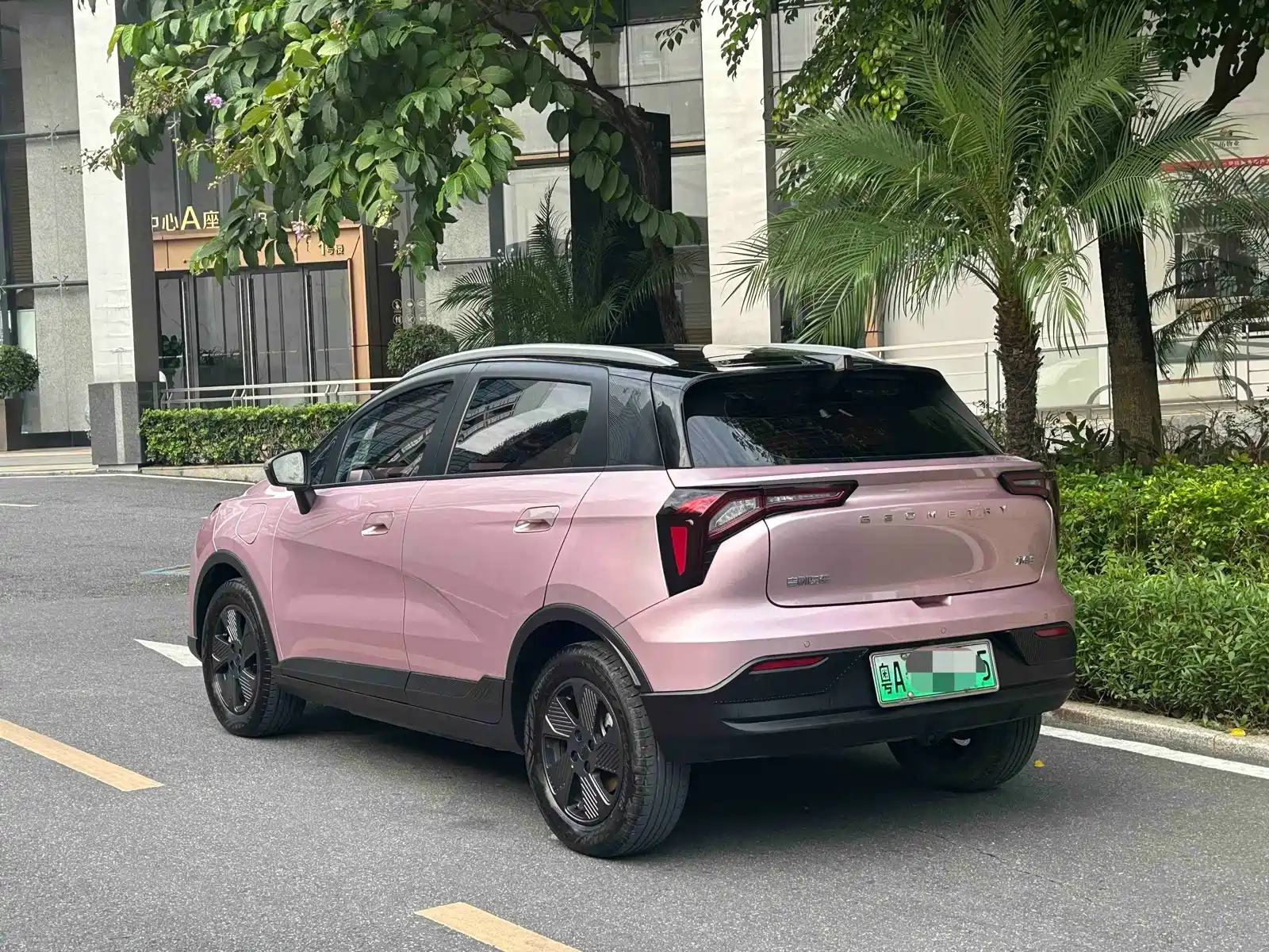 Photo 3 - Geely Geometry E Firefly