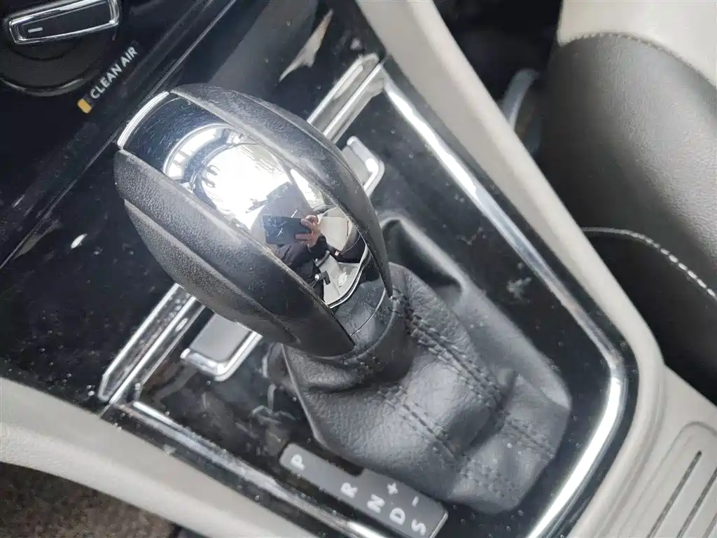Volkswagen Bora 2016 Model 1.6L Automatic Comfort фото 7