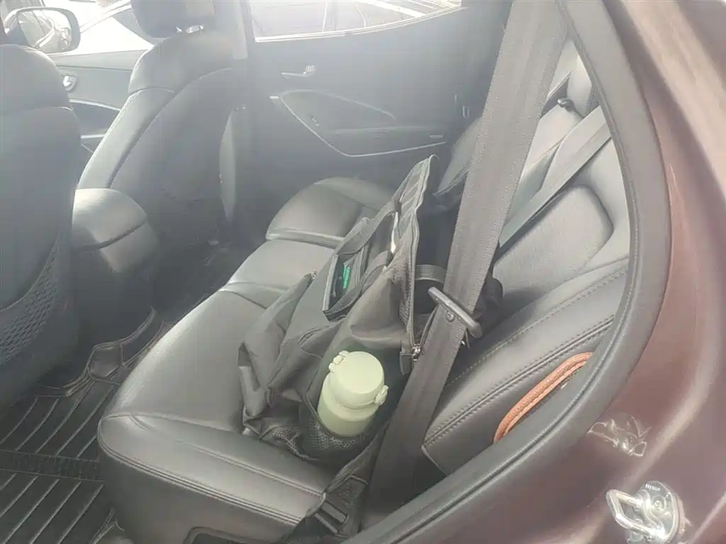 Hyundai Santa Fe 2013 Model 2.4L Automatic 2WD Smart фото 17