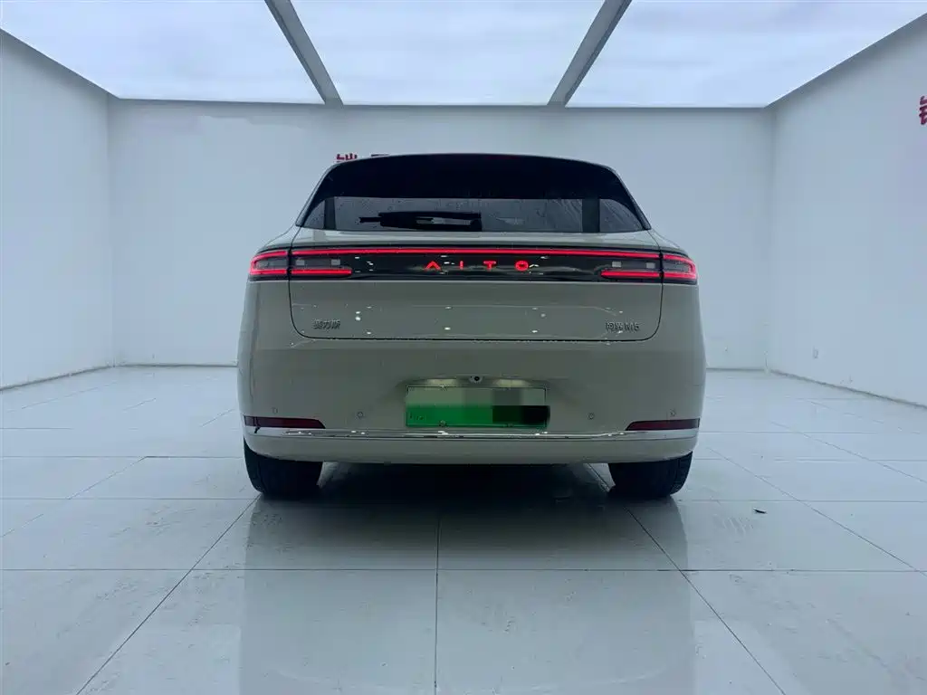 AITO Wenjie AITO M5 2025 Extended Range Ultra AWD фото 4
