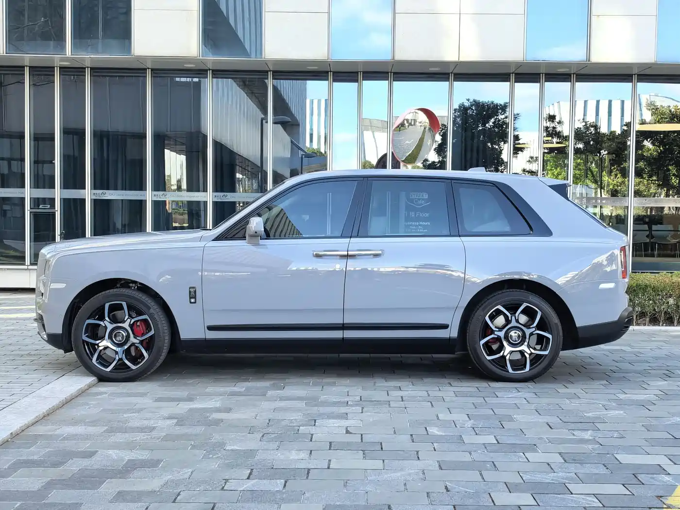 ROLLS-ROYCE CULLINAN