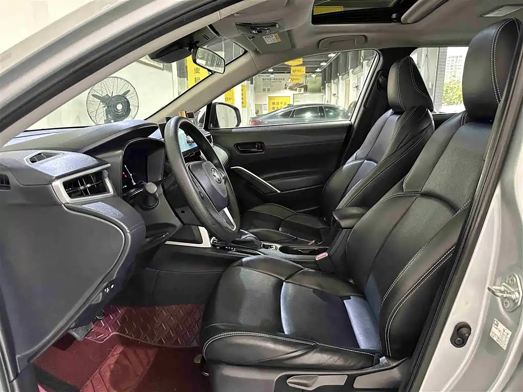Toyota Frontlander 2023 2.0L CVT Leading Edition фото 4
