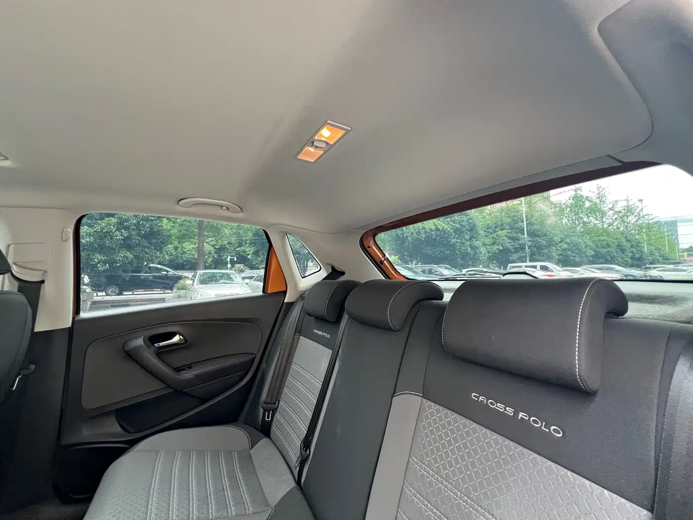Volkswagen Polo 2018 1.5L Cross Polo Auto фото 22