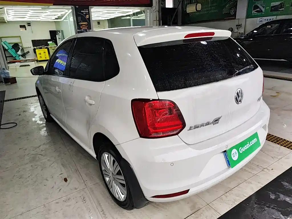 Volkswagen Polo 2016 1.6L Automatic Comfort фото 5