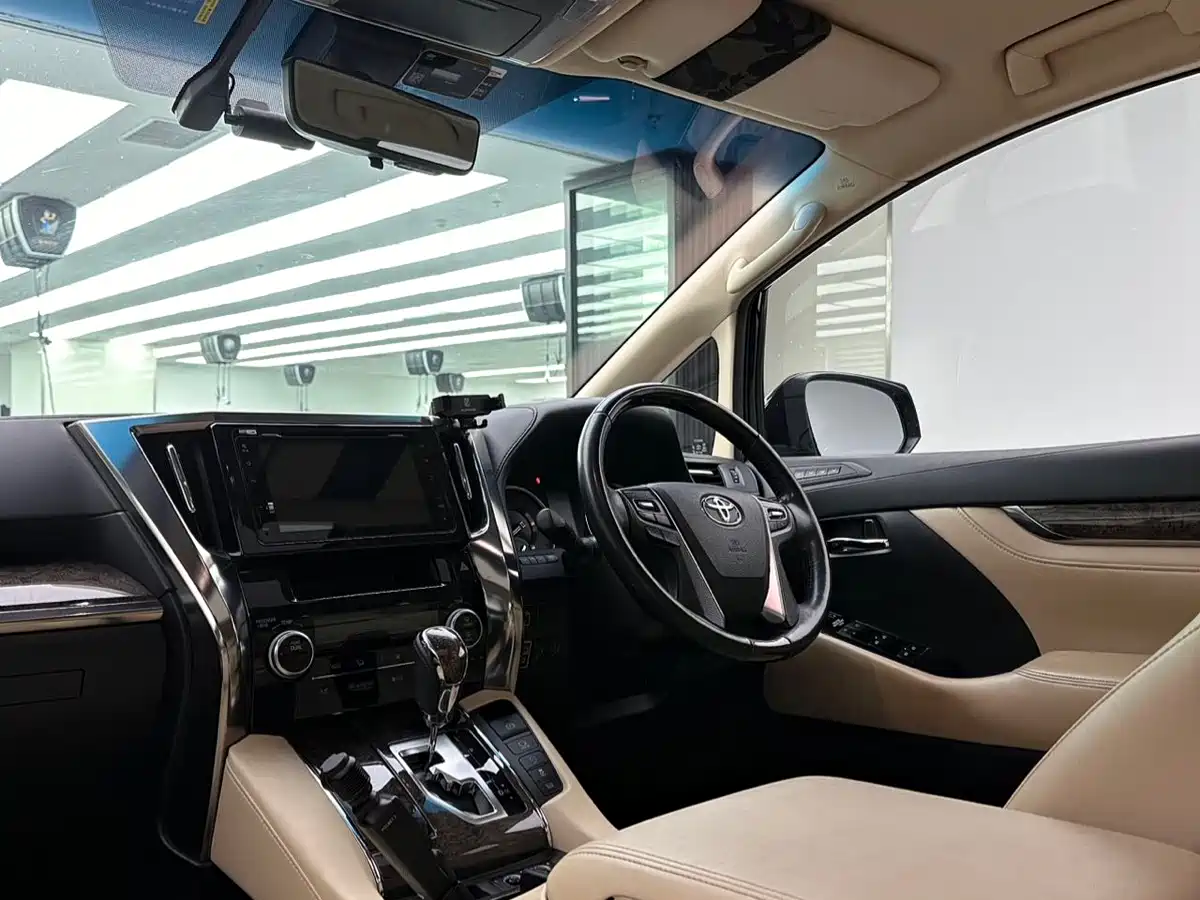 Toyota Alphard 2018 Facelift 3.5L Premium Edition фото 4