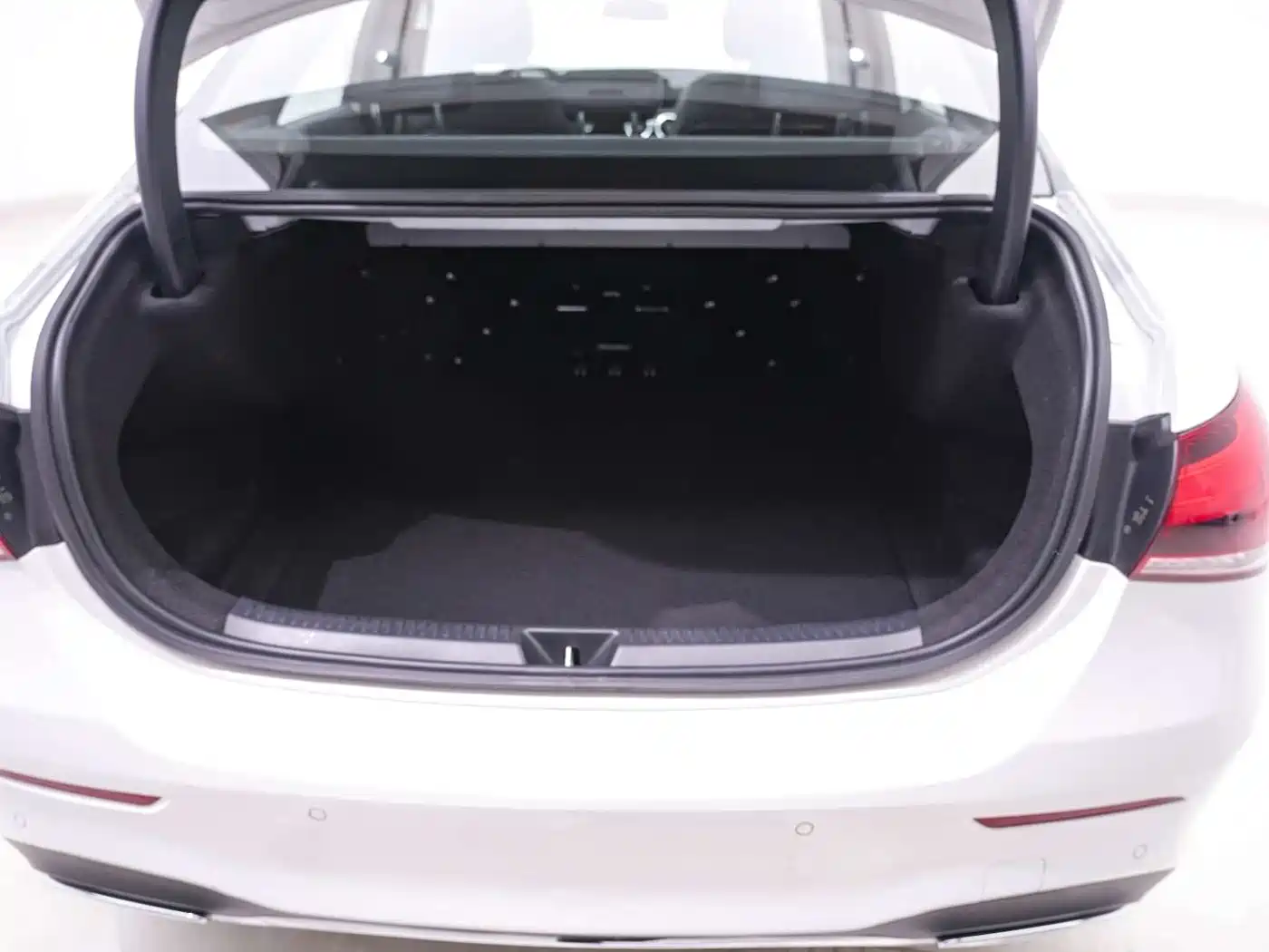 Mercedes-Benz A-Class 2022 Facelift A 200 L Sport Sedan Dynamic фото 19