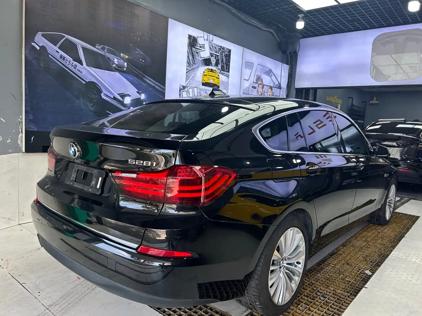 BMW 5 Series GT 2014 528i Luxury фото 5