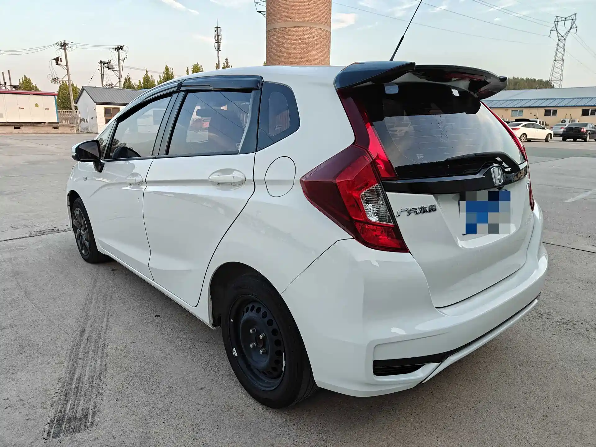 Фото 4 - Honda Fit