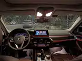 Photo 4 - BMW 5 Series