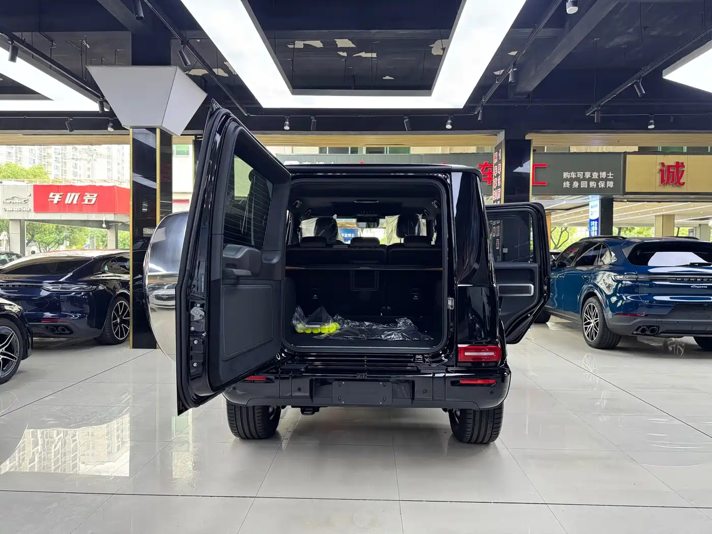 Mercedes-Benz G-Class 2025 G 500 фото 8