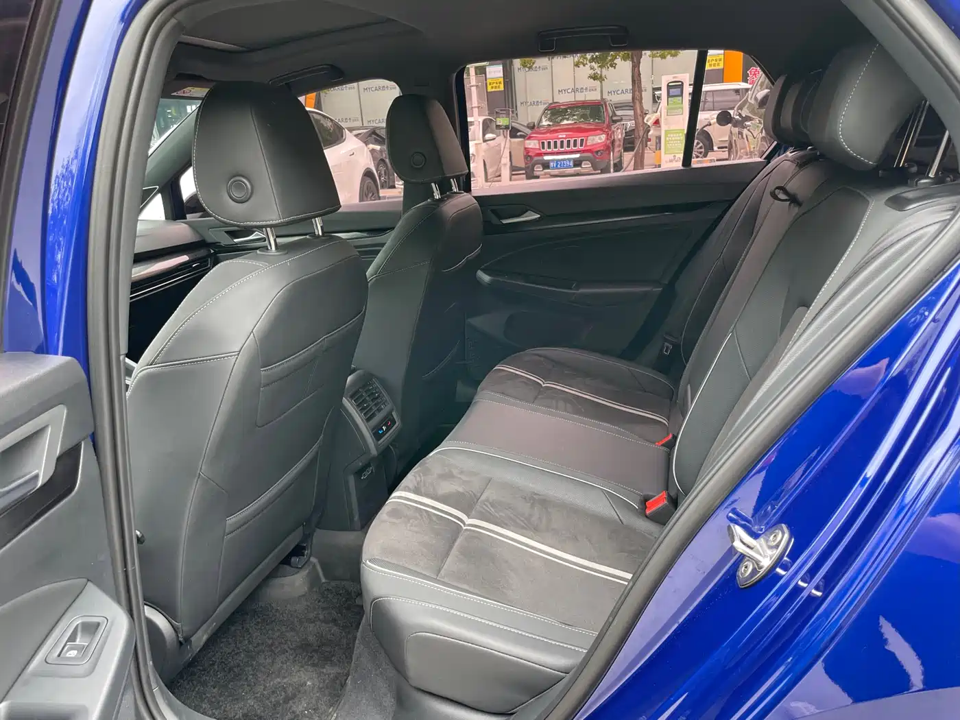 Volkswagen Golf 2023 280TSI DSG R-Line Lite фото 17