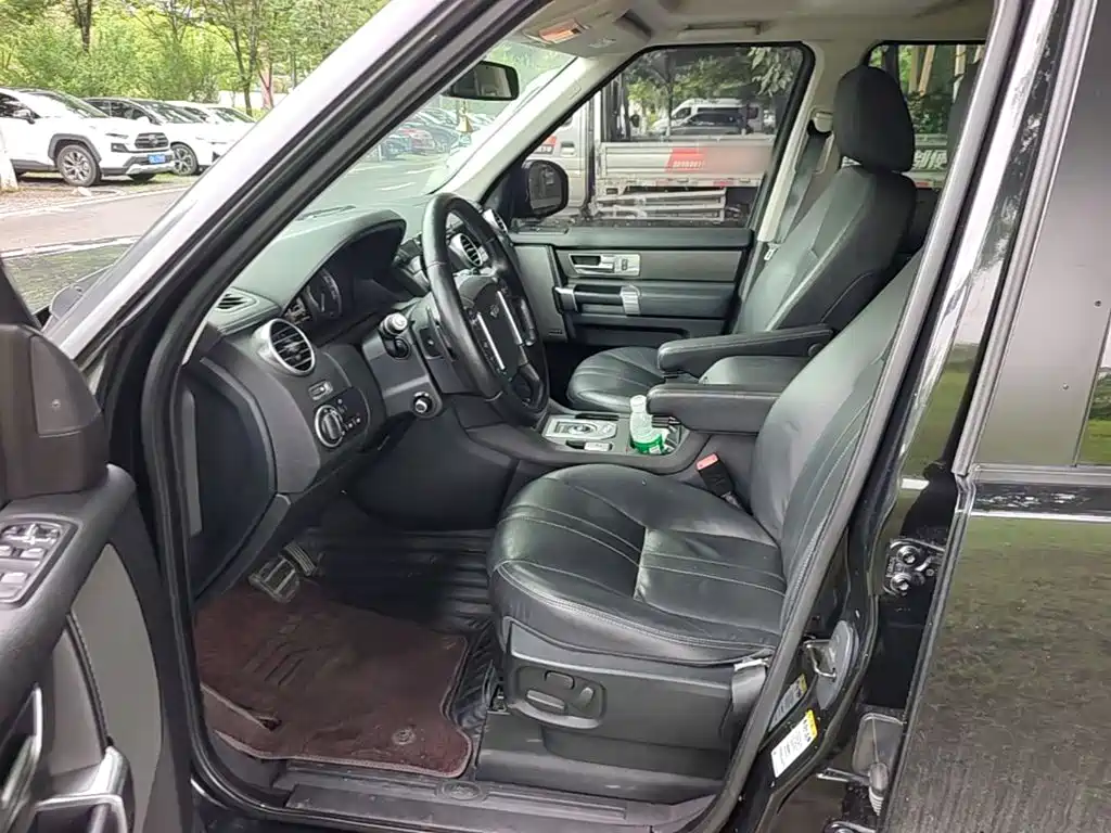 Фото 15 - Land Rover Discovery