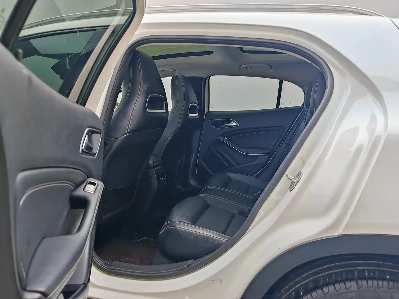 Mercedes-Benz GLA 2015 GLA 200 Dynamic фото 17
