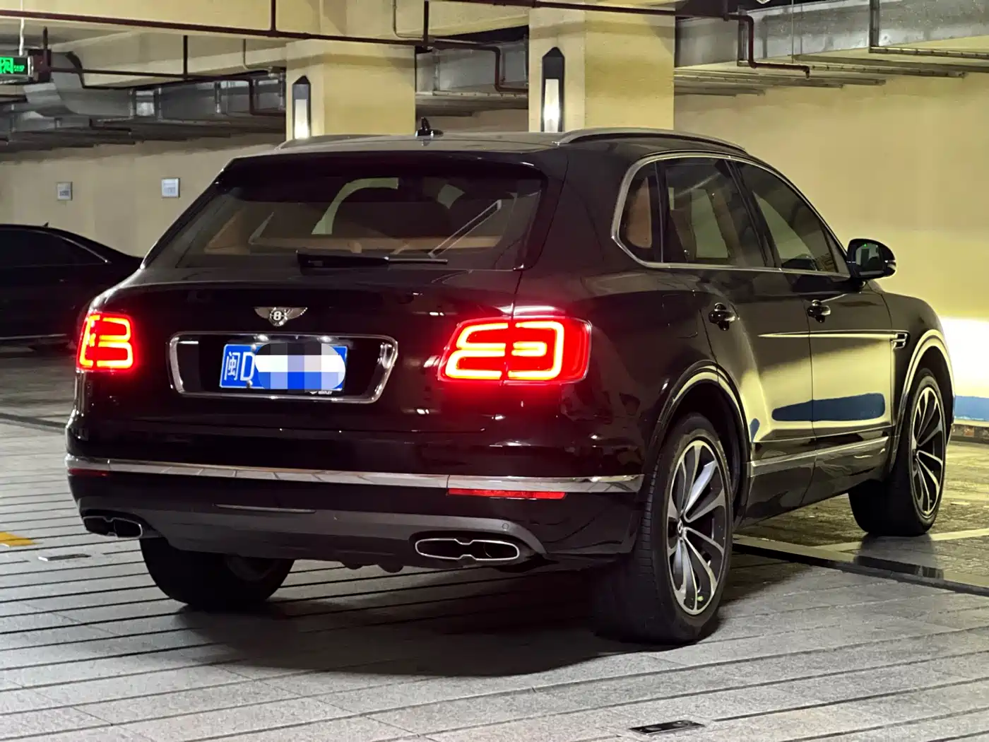 صورة 3 - Bentley Bentayga