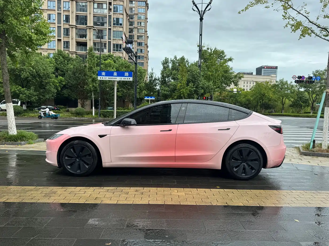 Фото 3 - Tesla Model 3