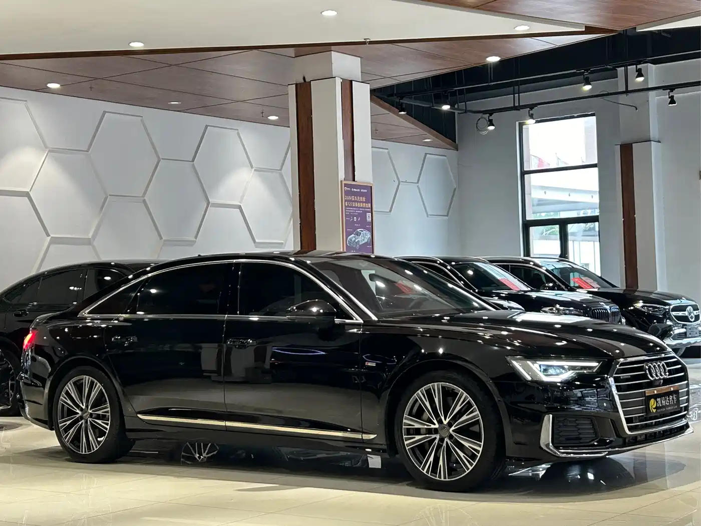 Audi A6L 2020 55 TFSI quattro Exclusive Dynamic фото 4