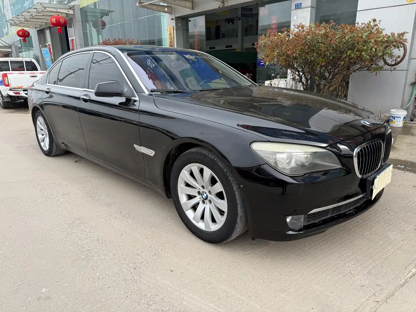 BMW 7 Series 2009 740Li Premium фото 3