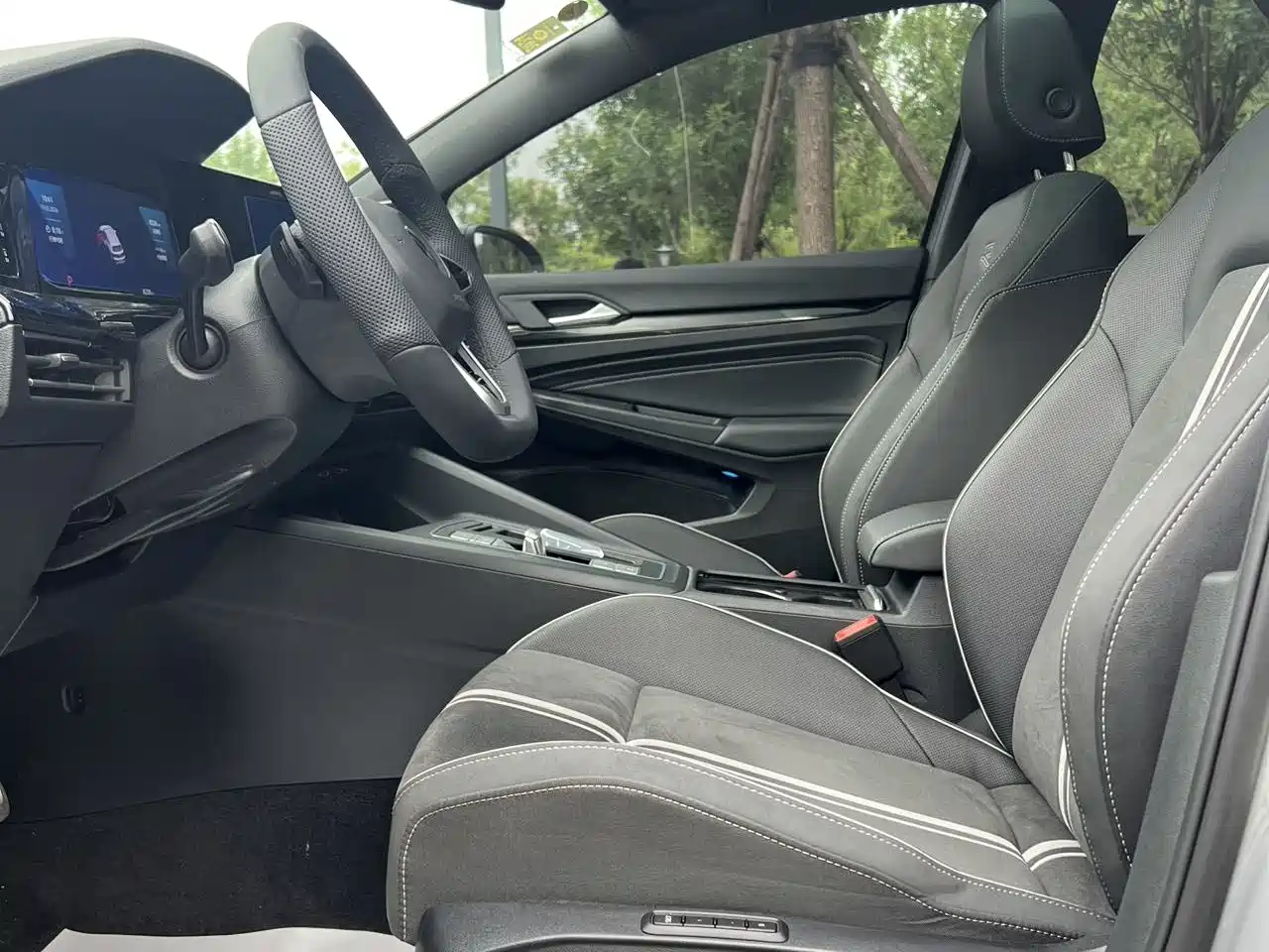Volkswagen Golf 2021 280TSI DSG R-Line фото 17