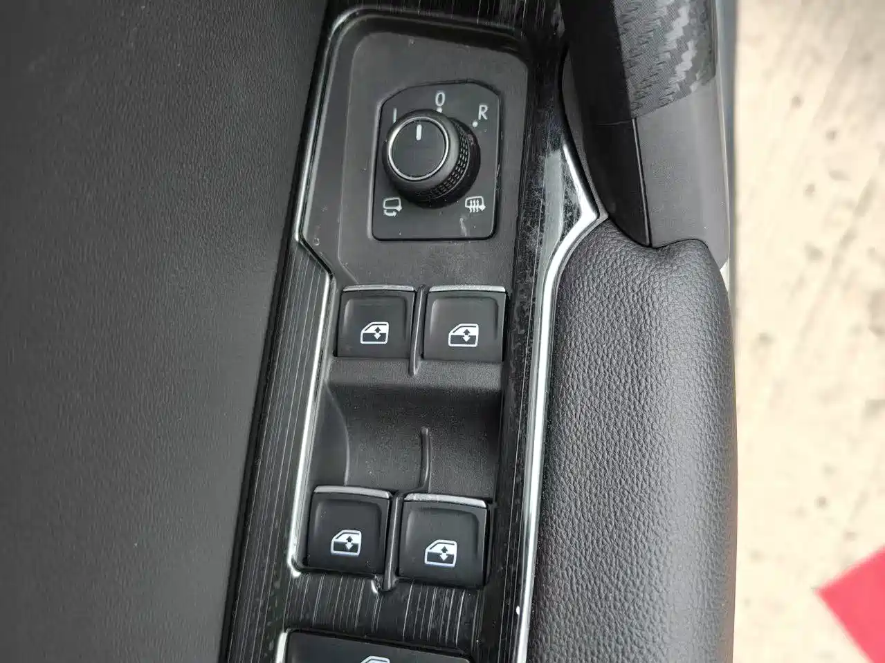 Volkswagen Tayron 2022 280TSI 2WD Luxury Smart Connect Edition фото 17
