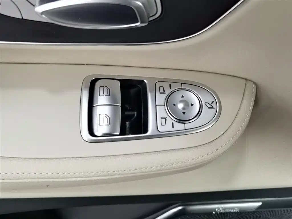 Mercedes-Benz V-Class 2022 V 260 L Long Wheelbase Luxury Edition фото 9