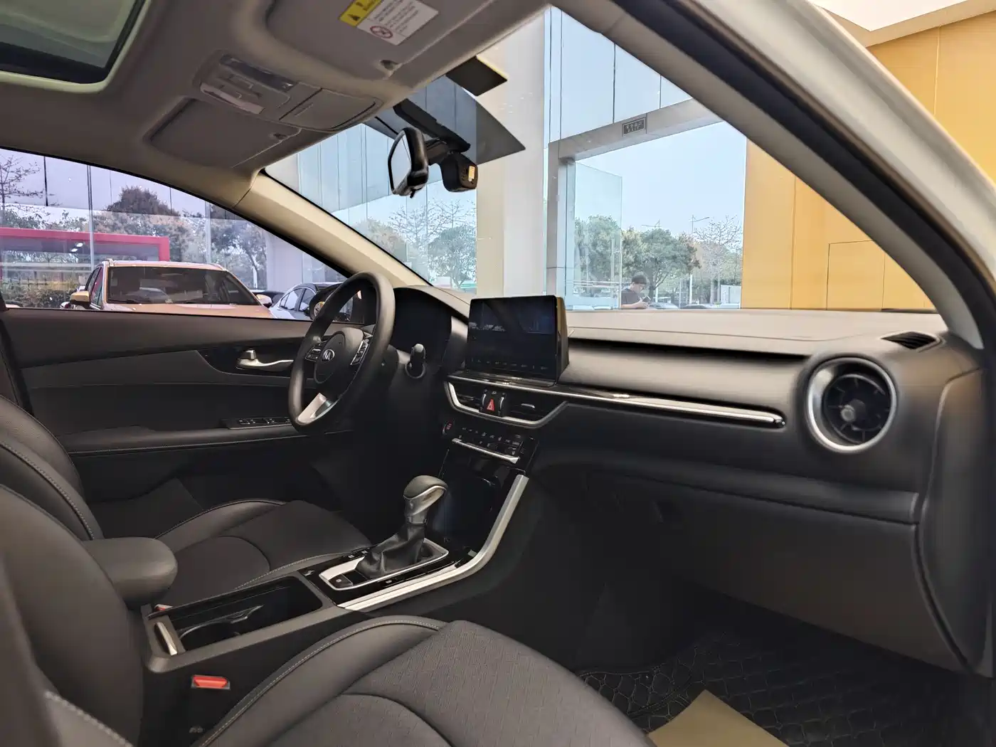 Kia K3 2019 1.5L CVT Smart Connect Edition фото 30
