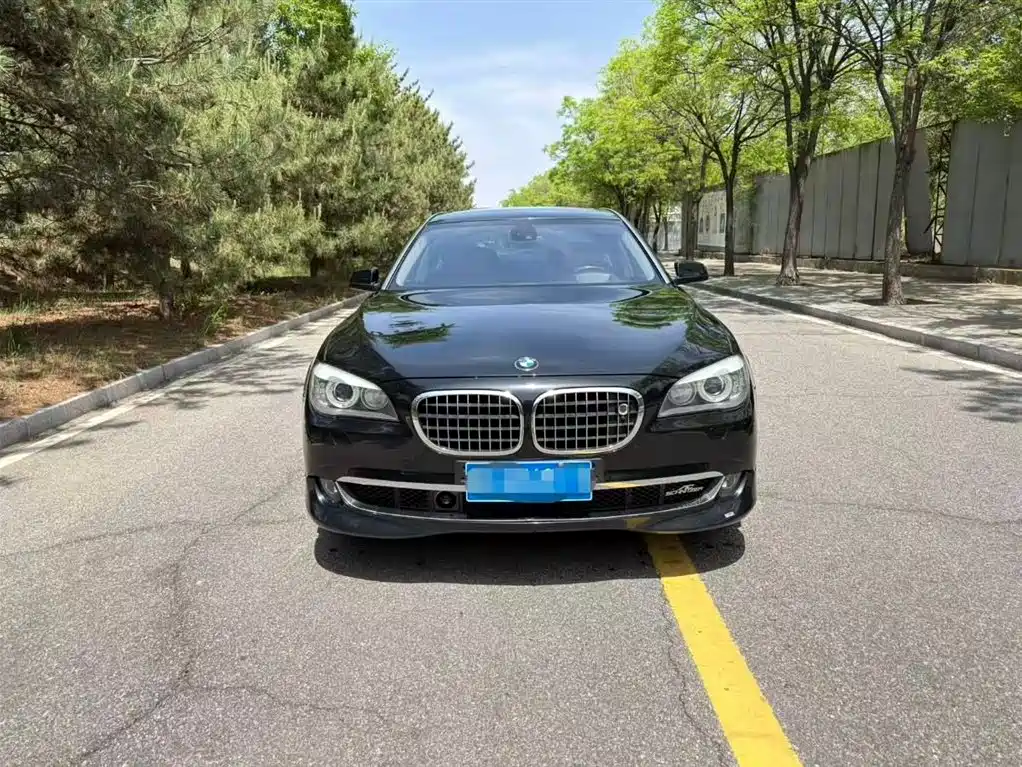 BMW 7 Series 2011 740Li Steinway Limited Edition фото 2