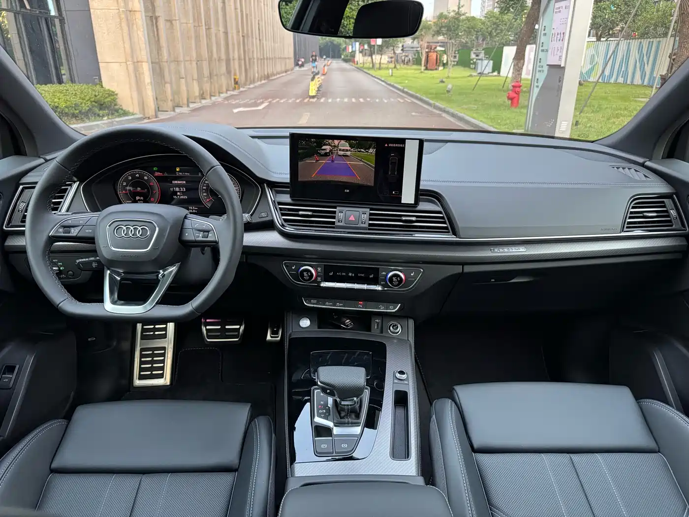 Audi Q5L 2024 Model 40 TFSI Luxury Dynamic фото 4