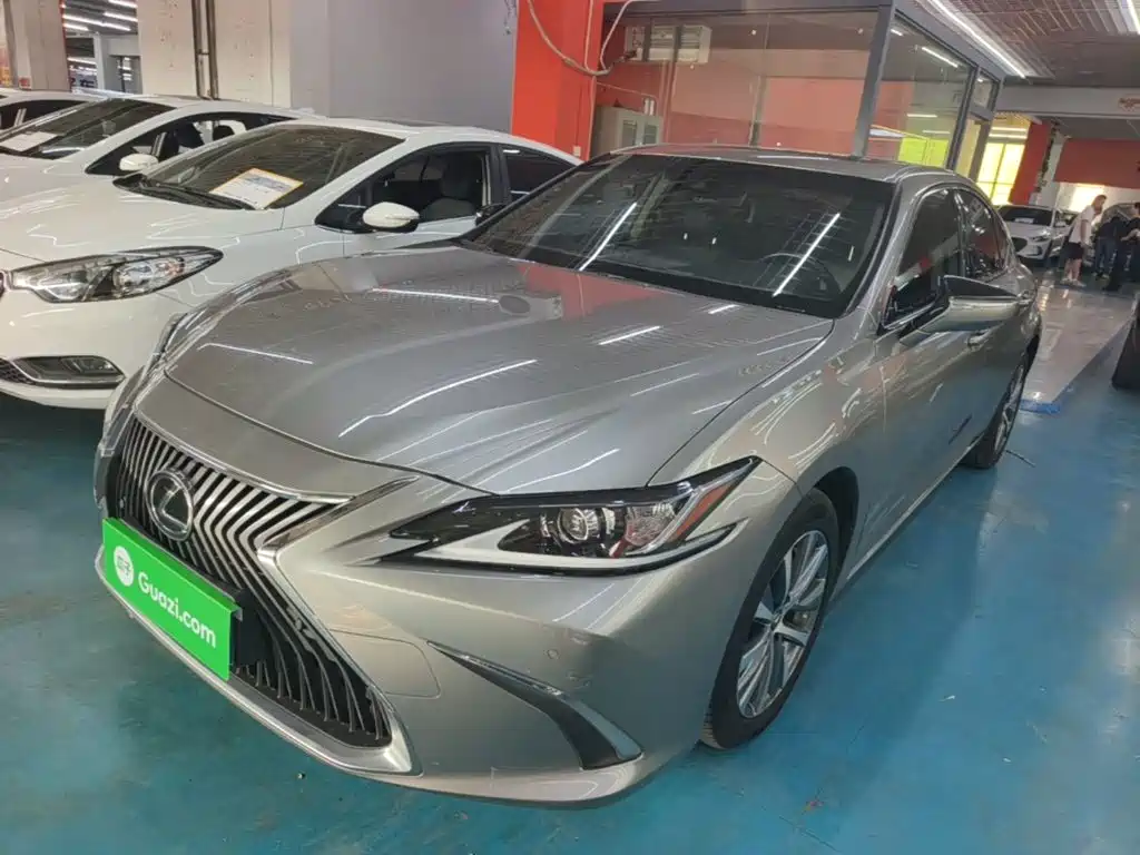 Lexus ES 2020 — пригон из Китая
