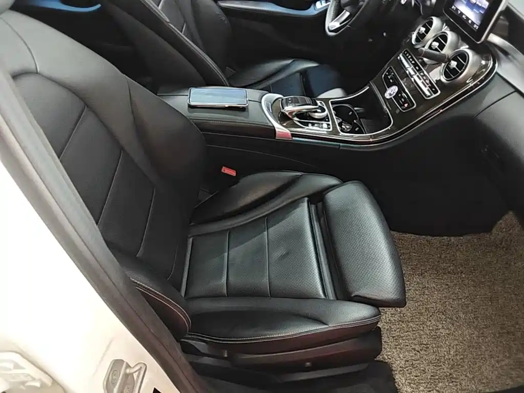 Фото 25 - Mercedes-Benz C-Class