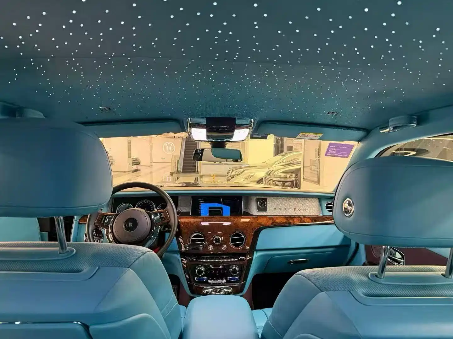 Фото 3 - Rolls-Royce Phantom
