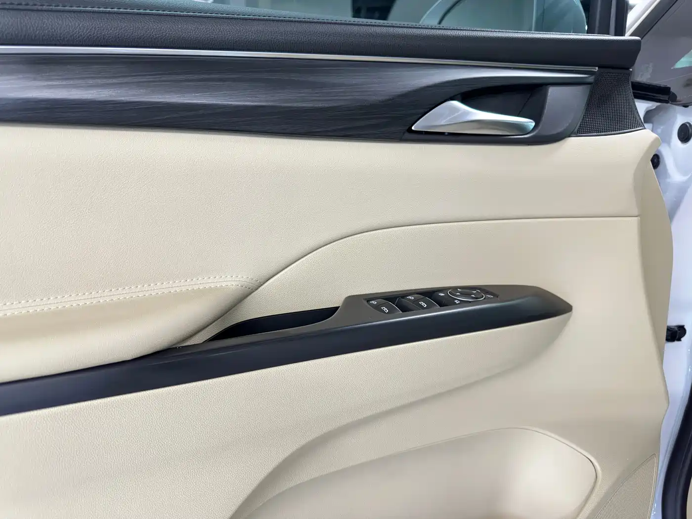 Buick GL8 2023 ES Landmaster Exclusive фото 7