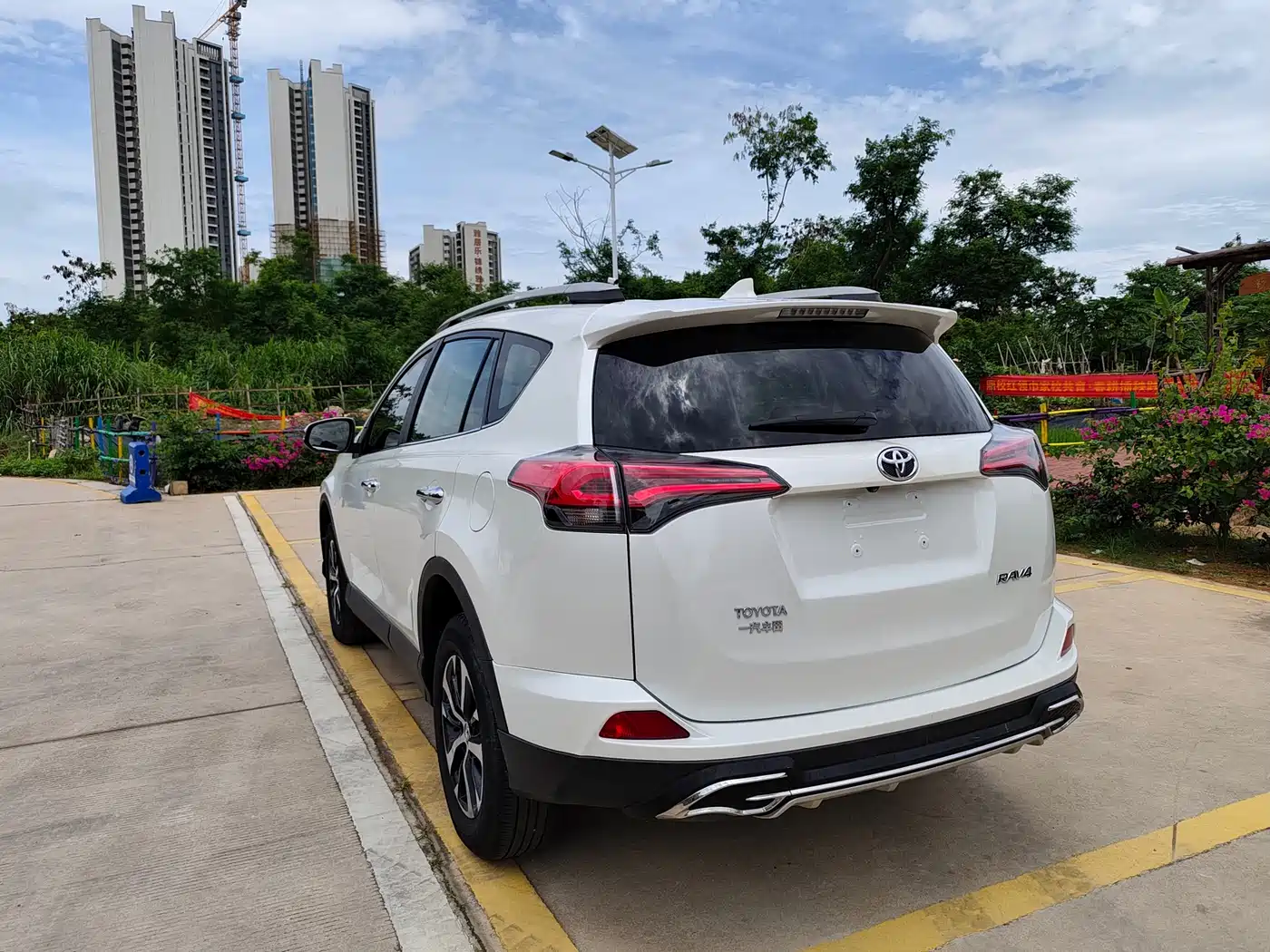 Toyota RAV4 Rongfang 2016 2.0L CVT 2WD Trend (China V) фото 4