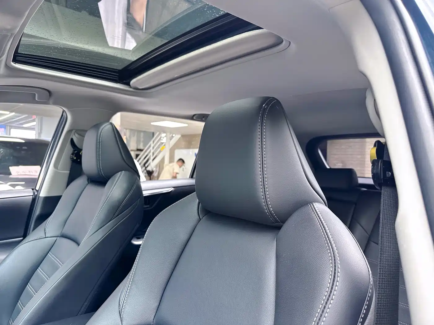 Toyota Wildlander 2020 Dual Engine 2.5L E-CVT FWD Luxury фото 13