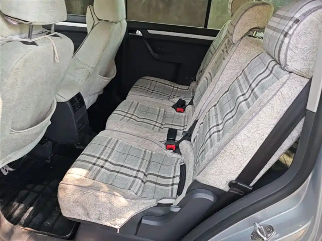 Volkswagen Touran 2015 1.4T Manual Trend Edition 5-seater фото 17