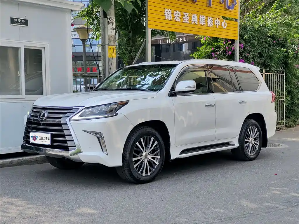 Lexus LX 2016 570 Dynamic Luxury Edition