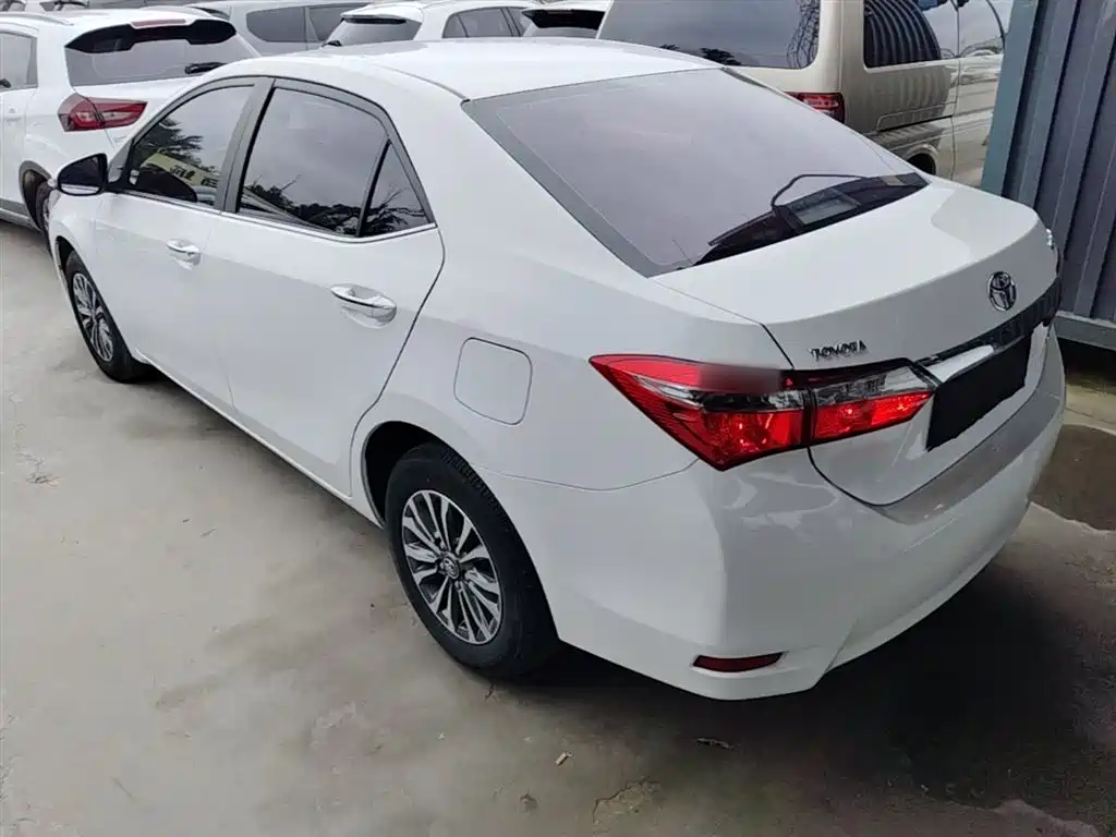Toyota Corolla 2017 Facelift 1.2T S-CVT GL фото 5