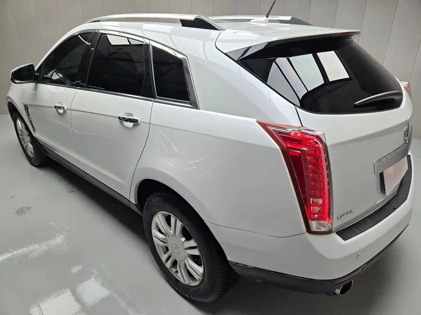 Cadillac SRX 2012 3.0L Luxury Model фото 3
