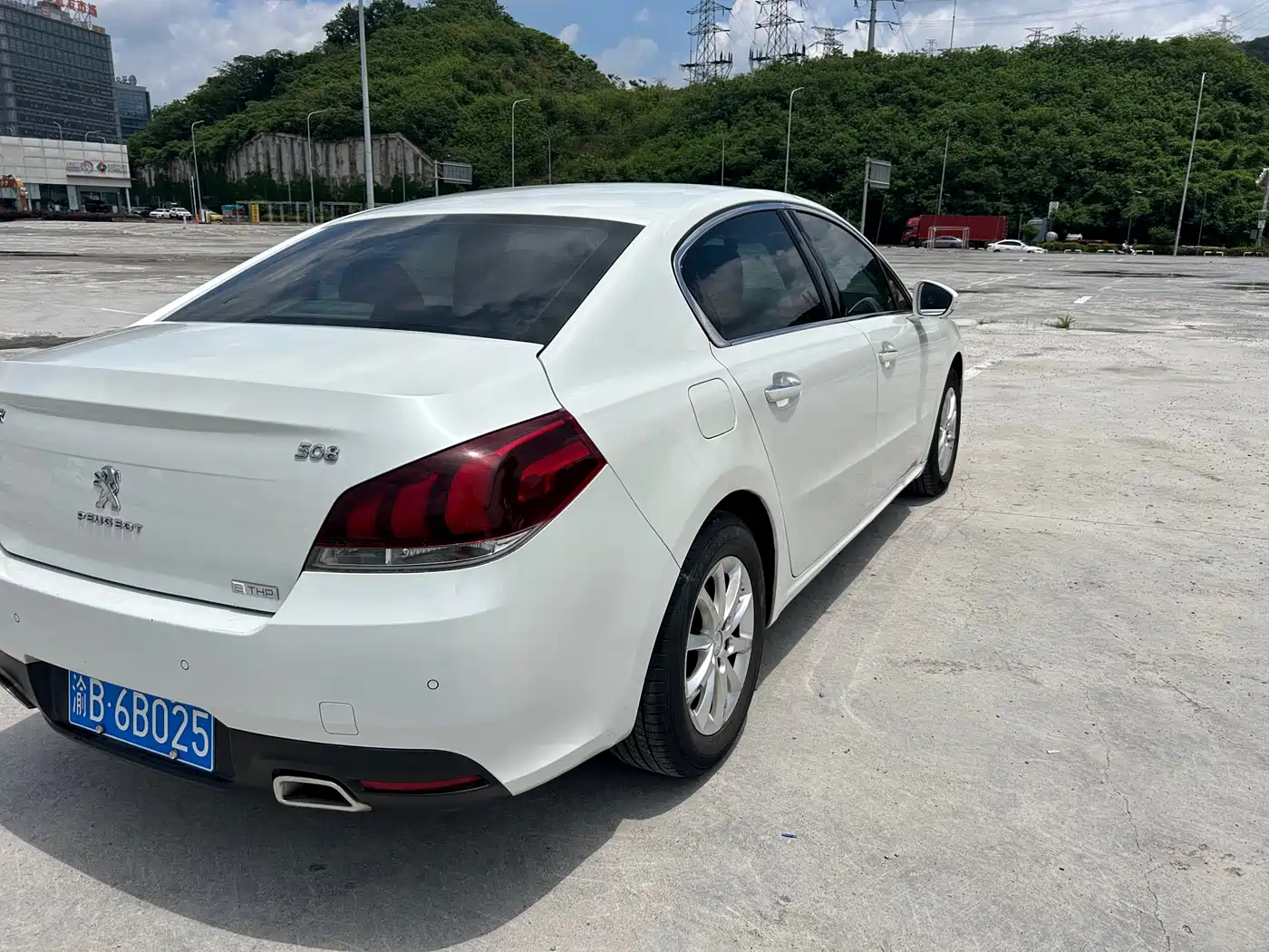 Peugeot 508 2015 1.6THP Auto Comfort Edition фото 7