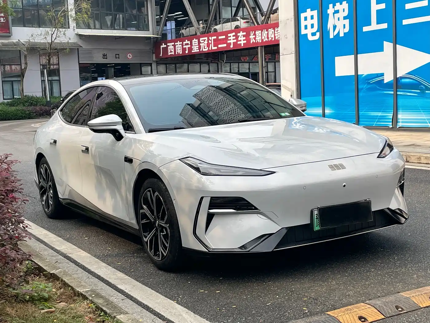 GEELY GALAXY GALAXY E8