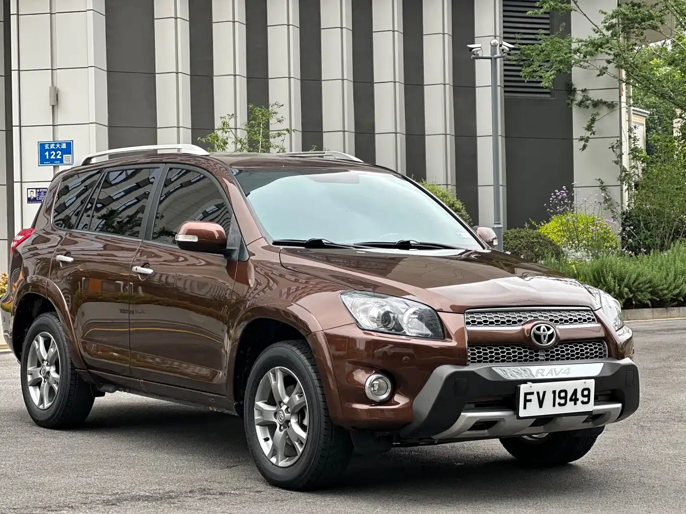 Toyota RAV4 Rongfang 2013 Special Edition 2.4L Auto AWD Prestige фото 3