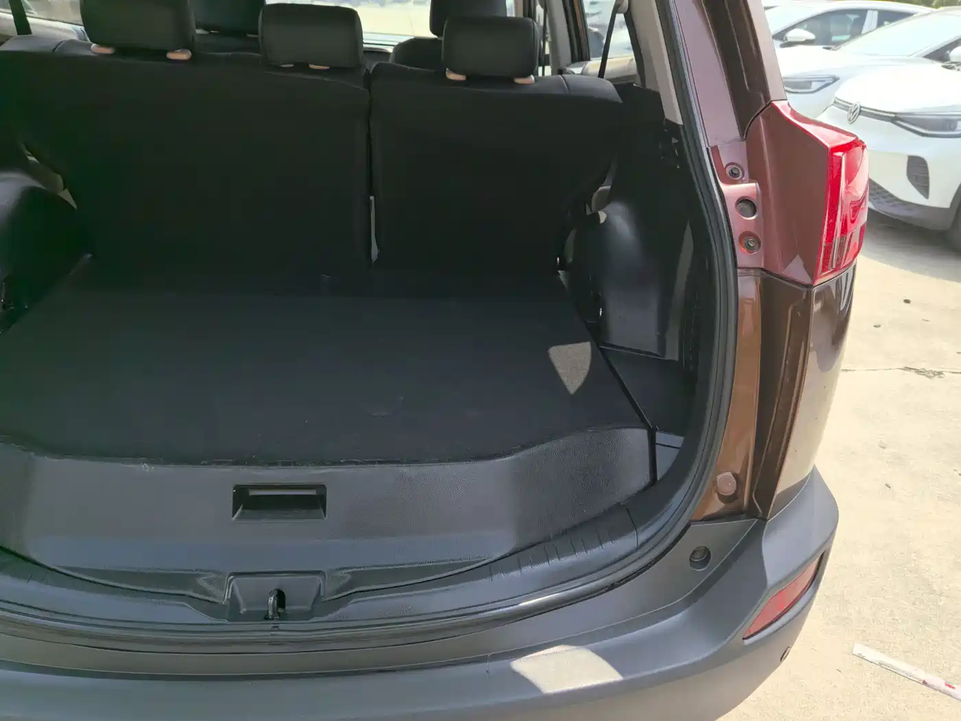 Toyota RAV4 Rongfang 2013 2.0L CVT 2WD Urban фото 9