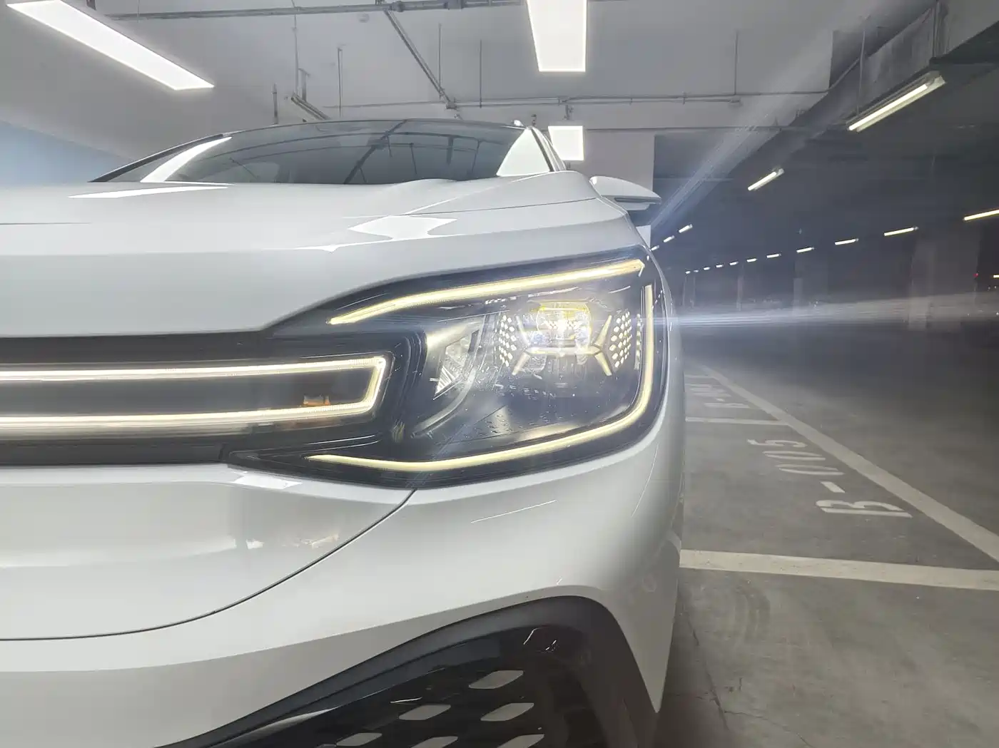 VOLKSWAGEN ID.6 CROZZ