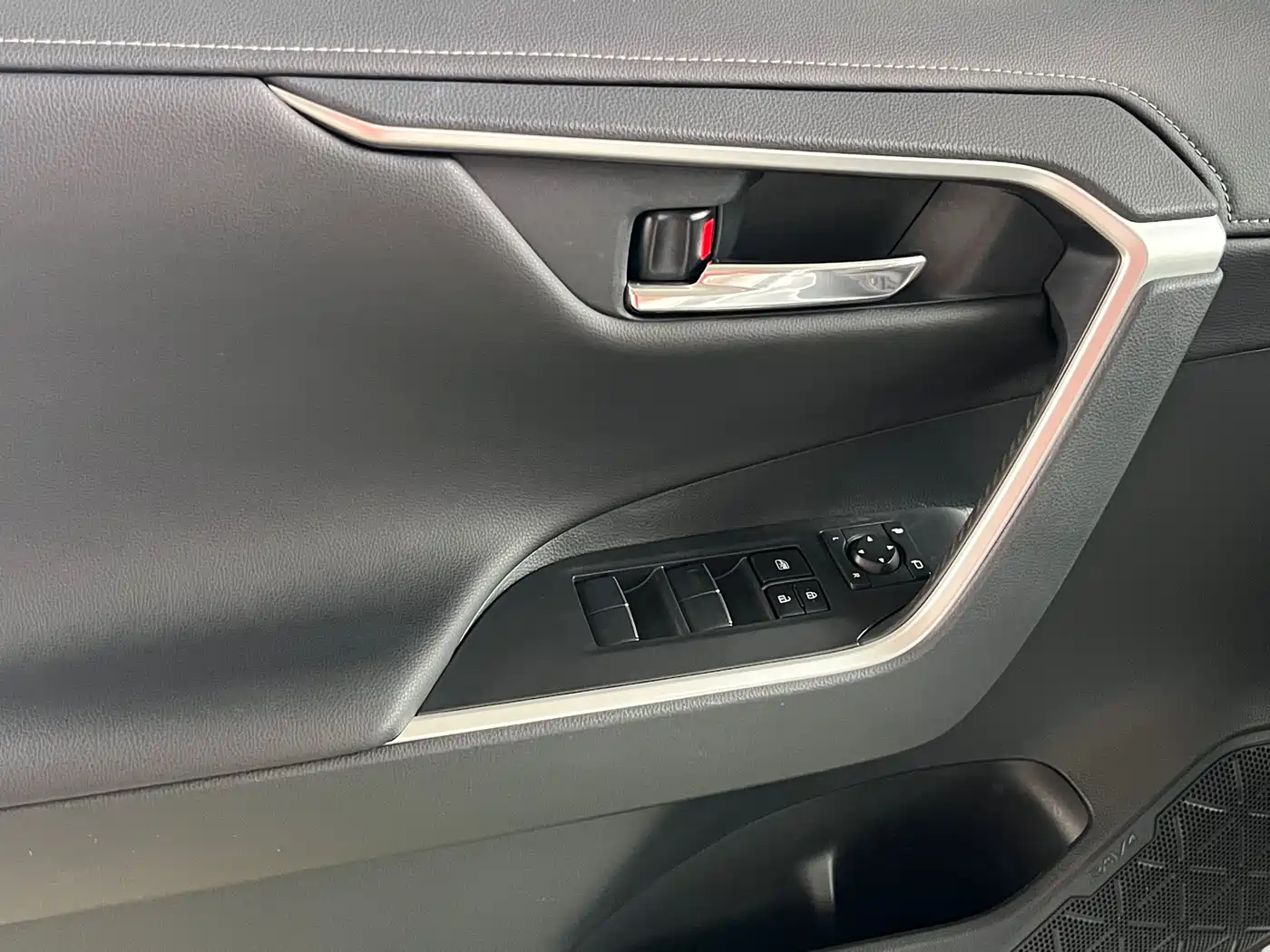 Toyota RAV4 Rongfang 2021 2.0L CVT 2WD Premium фото 9