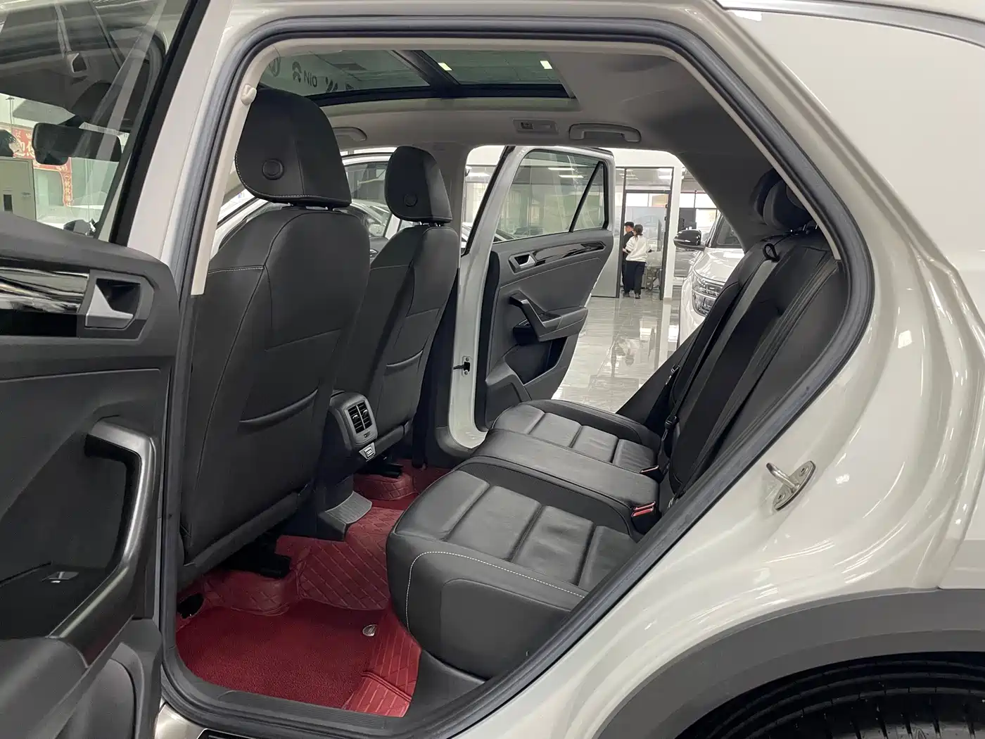 VOLKSWAGEN T-ROC EXPLORING SONGS