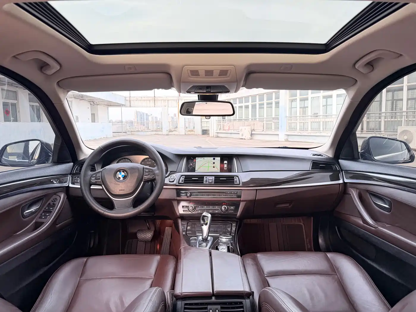 BMW 5 Series 2014 525Li Luxury Design Package фото 6