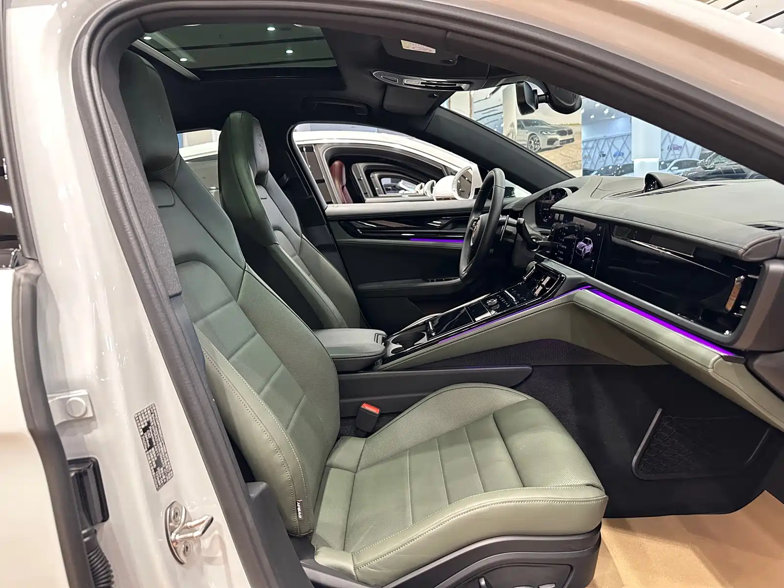 Photo 7 - Porsche Panamera
