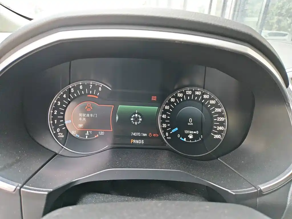 Фото 7 - Ford Edge